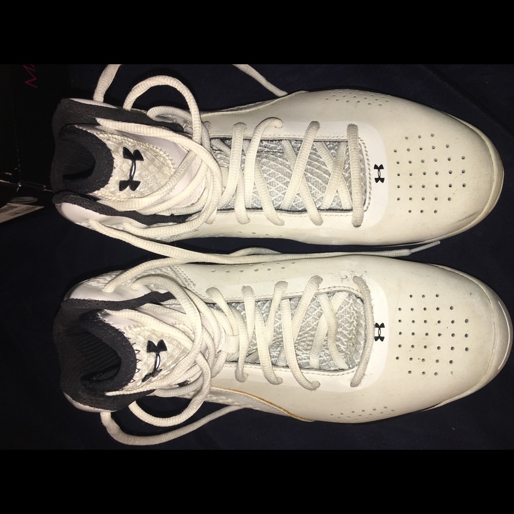 under amour basketball shoes